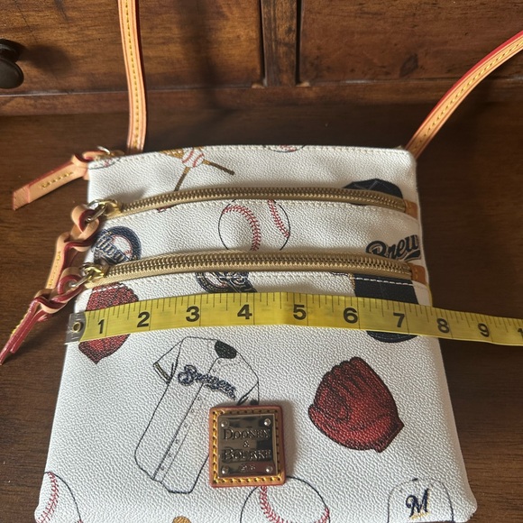 Dooney & Bourke $248 MSRP Milwaukee Brewers Crossbody Bag - Picture 11 of 13